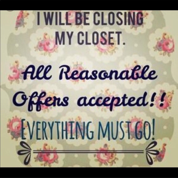 CLOSET CLOSING - Picture 1 of 1